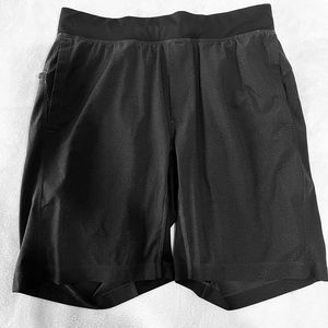 Men’s Lululemon Lined Shorts